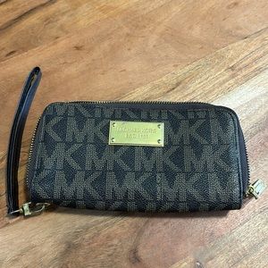 Micheal Kors wallet